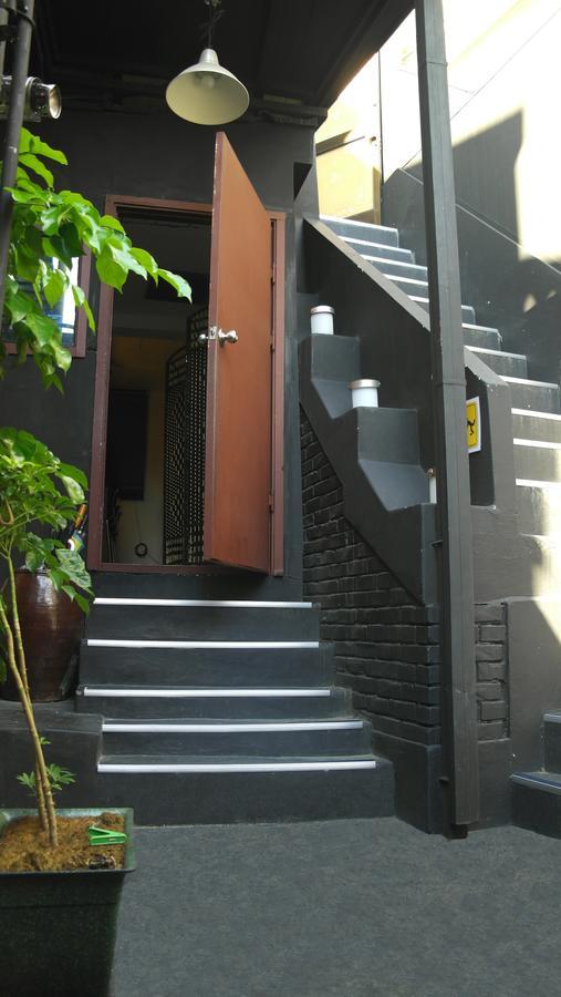 Fnstay Muslim Friendly Guesthouse Сеул Экстерьер фото